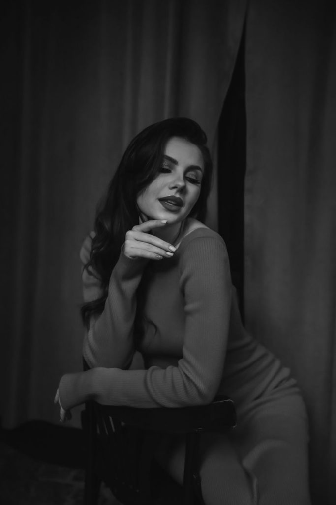 Jeune femme séduisante