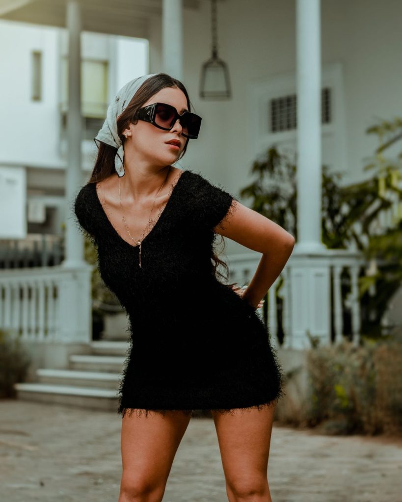 Jeune femme séduisante